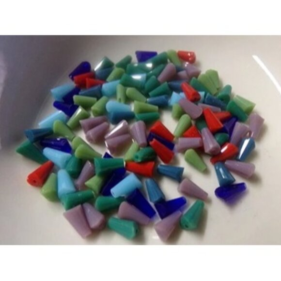 100 pc Mixed Opaque Cone Drop Glass Beads - Picture 1 of 3